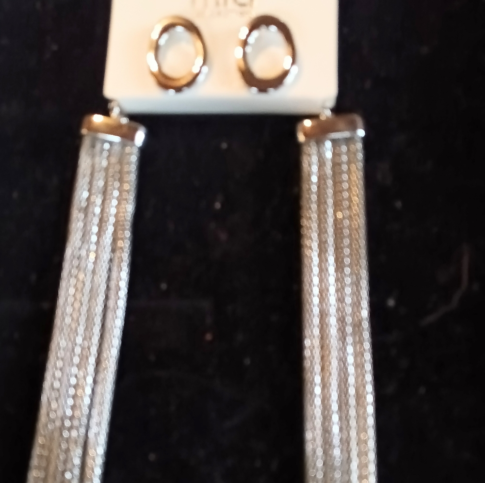 Necklace Set - Picture 2 of 3